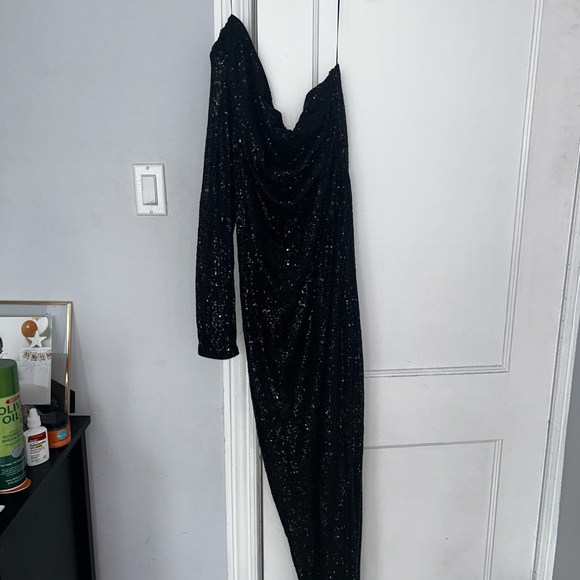 Fashion nova sequin one arm dress❤️🔥 - Picture 2 of 2